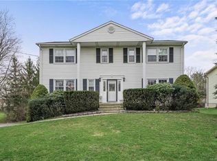 17 Alberta Dr, Middletown, NY 10941