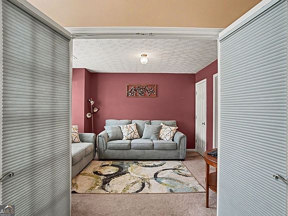 5th image of 266 Millstone Dr