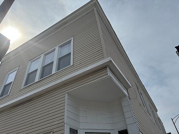 3rd image of 2759 W 38th St