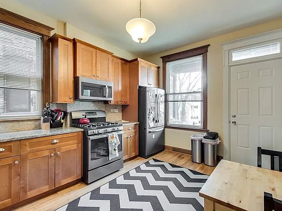 4th image of 2434 N Albany Ave #2