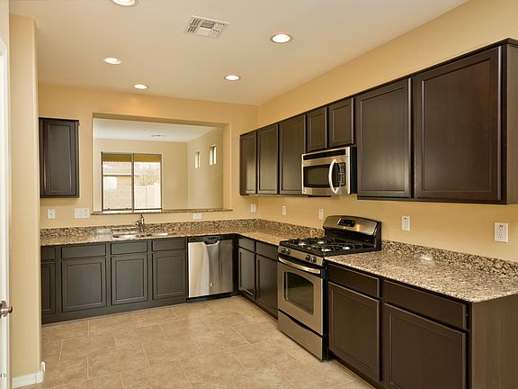 3rd image of 752 E Pasture Canyon Dr