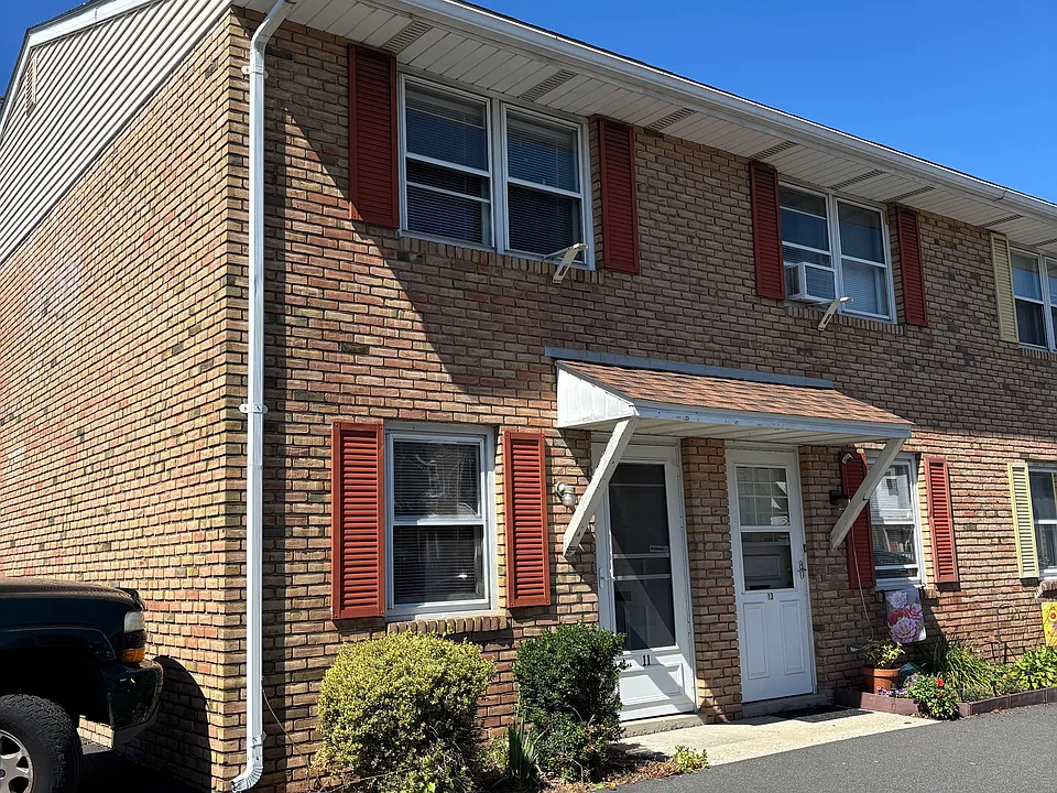 11 N Jefferson St #11