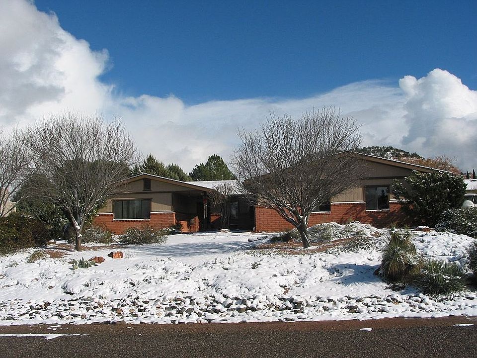 2nd image of 210 Saddlerock Cir