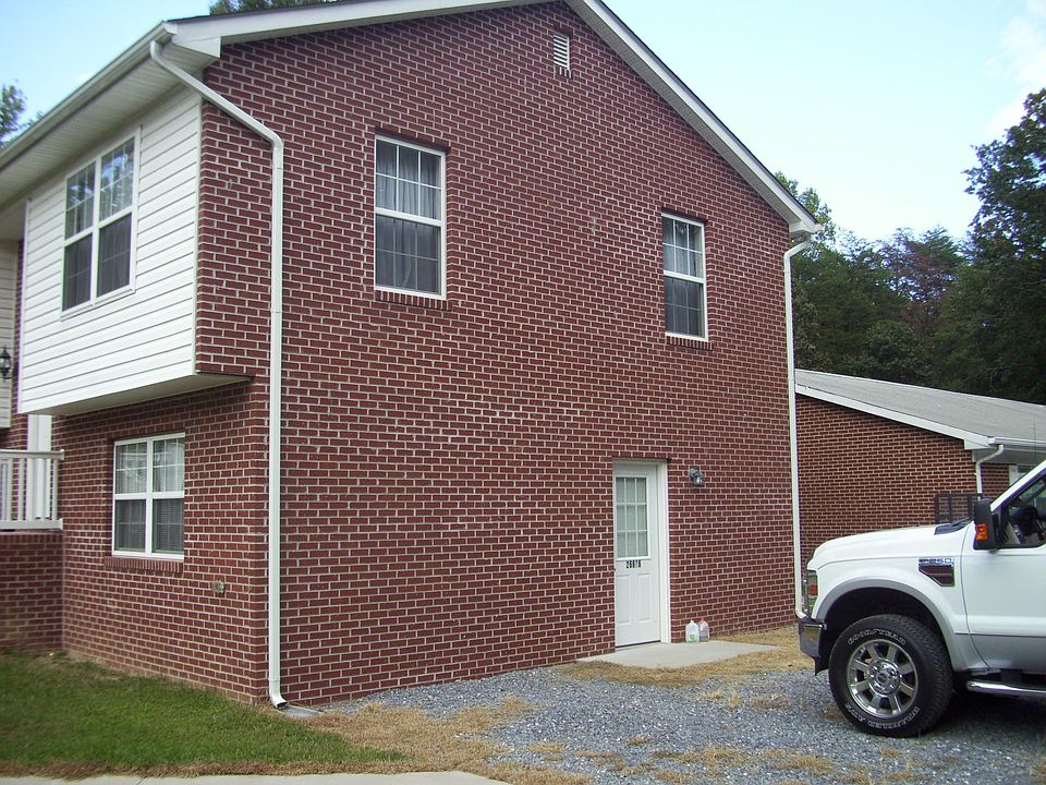 Unit B Entryway