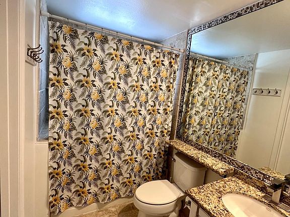 4th image of 3215 NE 184th St APT 14103