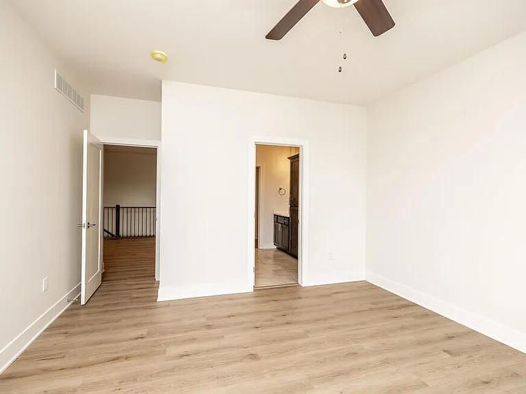 Platinum Pointe — Photo 8