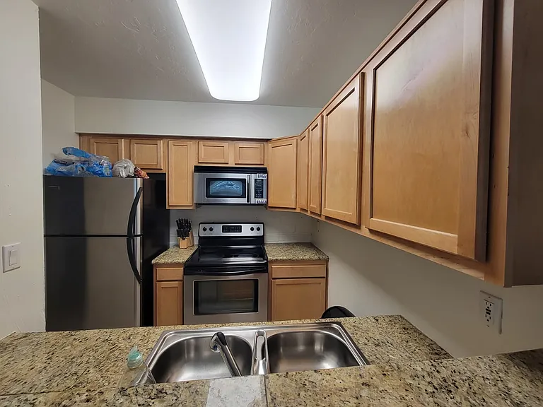 941 N Euclid Ave #226 — Photo 4