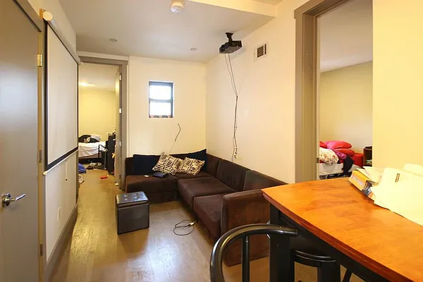 Rented by Premier Metro Realty Corp | media 21