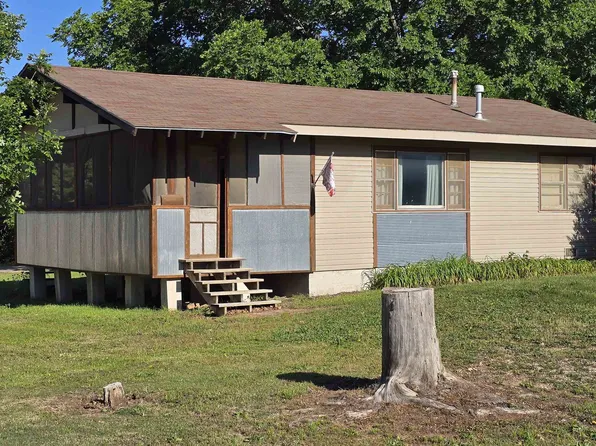 216 N Sunset Ter, Toronto, KS 66777