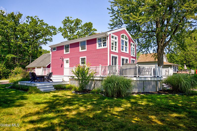 4th image of 11 Lake Avenue