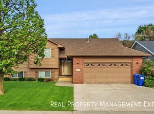 3207 N Aurora Ave, Sioux Falls, SD 57107