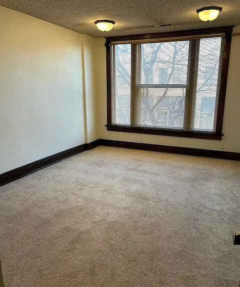 119 1/2 N Broadway #3 — Photo 5