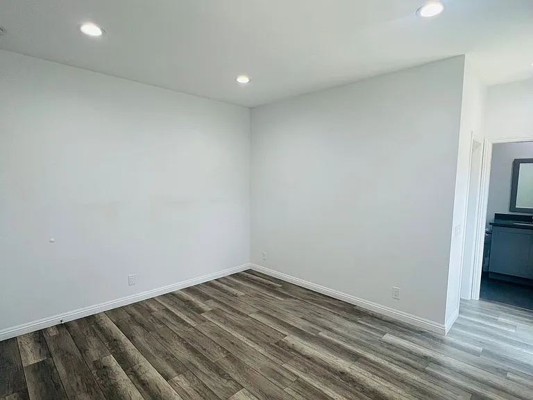 1830 W Bernardy Pl #B — Photo 17