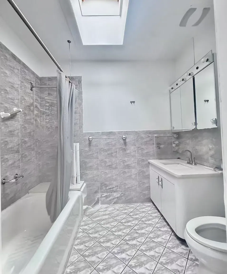 4 bed, 1.5 bath, 1520 sqft, $4,000 — Photo 4
