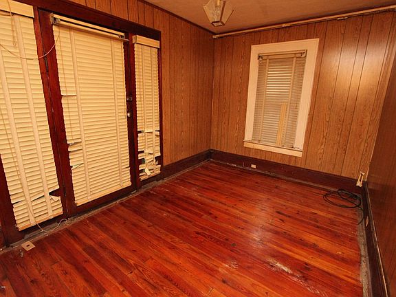2nd image of 1256 W 26th St