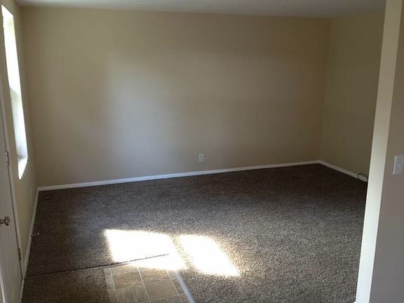 Living Room (2nd View)