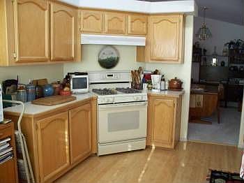 4th image of 501 Moorpark Way Space 28