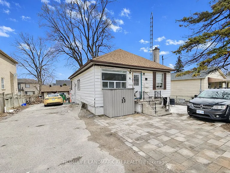 46 Glen Cameron Rd #A — Photo 2