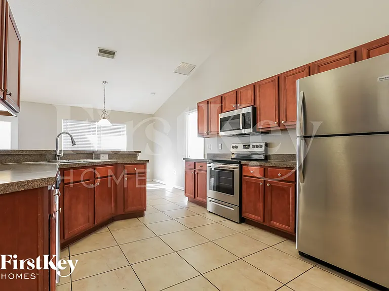 2925 Silas Ave — Photo 4