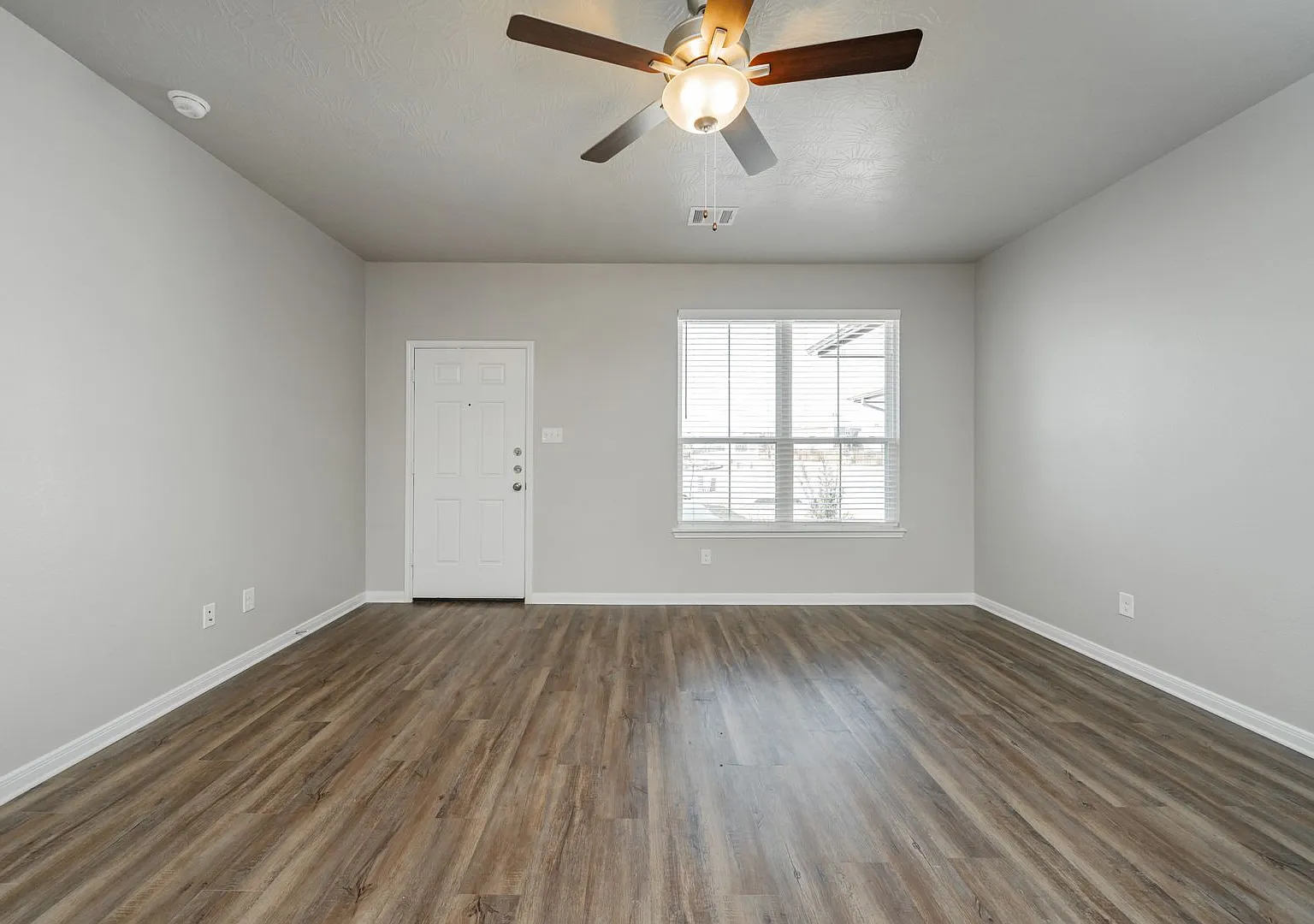 1143 Trellis Pass — Photo 3