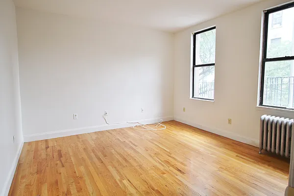 Rented by Julianna Realty Corp | media 28