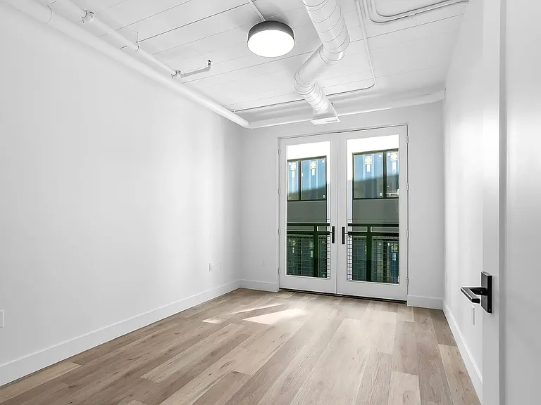 The Brit Apartments — Photo 7