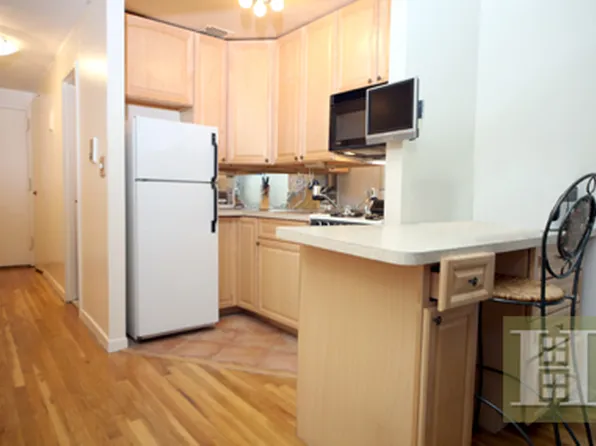 9 Barrow Street image 1 of 4