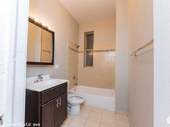 4th image of 2137 N Sheffield Ave #726
