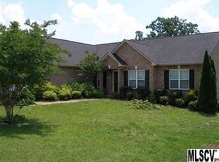 2372 Hounds Way, Hickory, NC 28601