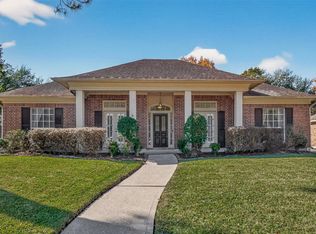 15306 Greenleaf Ln, Houston, TX 77062