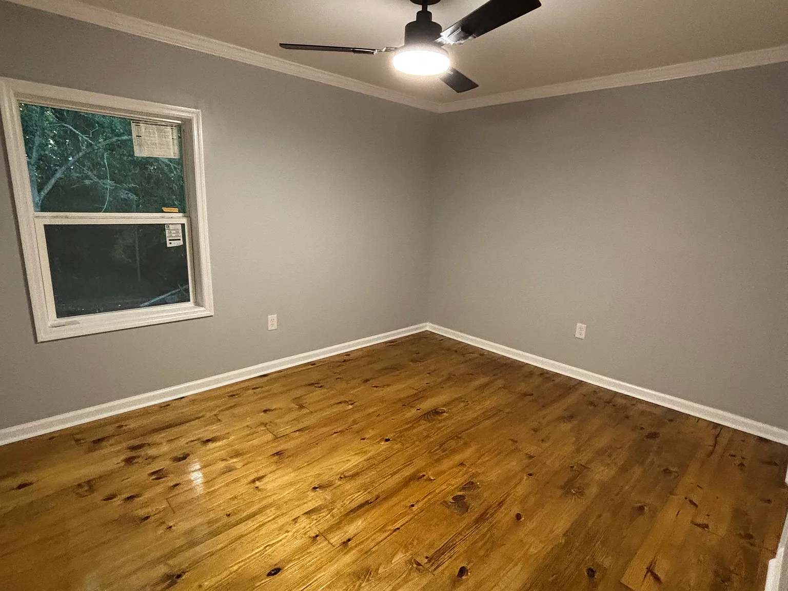 962 Matthews Ave — Photo 3