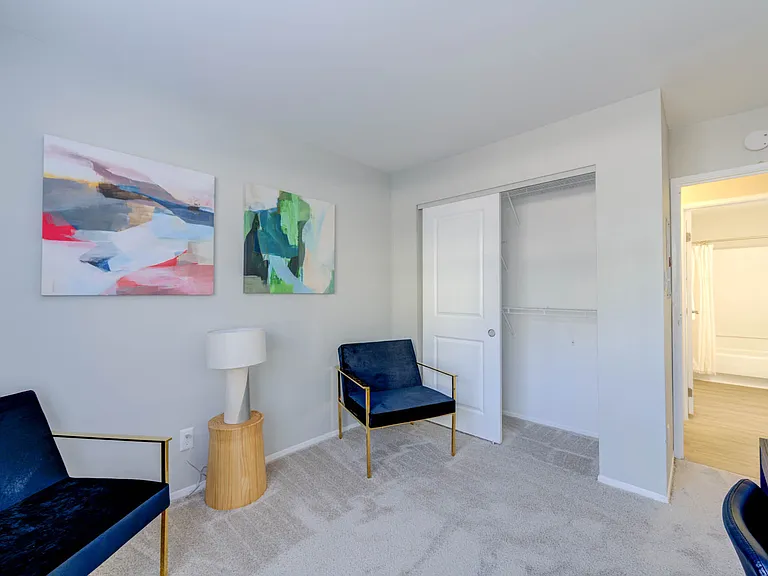 Lago Vista Apartments — Photo 45