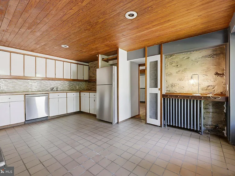 803 Mill Creek Rd — Photo 8