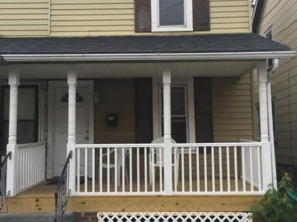 127 N 1st St, Stroudsburg, PA 18360