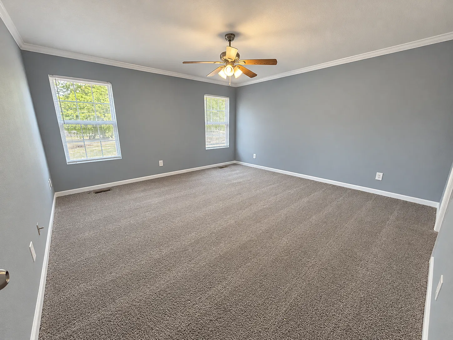 3 bed, 2.5 bath, 2290 sqft, $2,385 — Photo 4