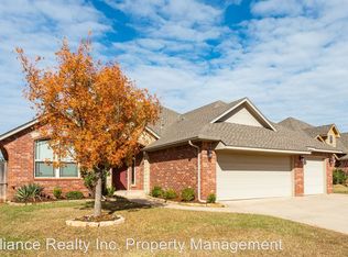 11613 SW 18th St, Yukon, OK 73099