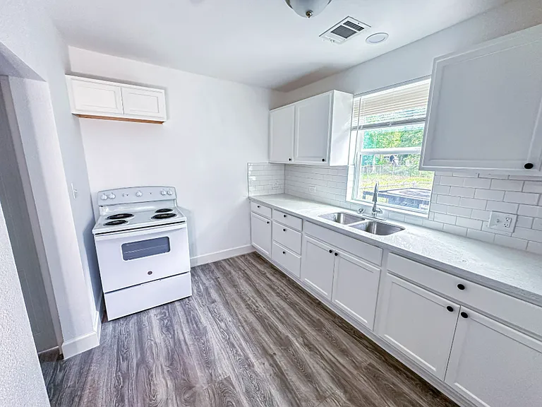 2555 Pierce St — Photo 42