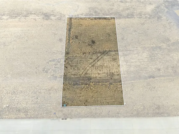 201 Victory Ln, Vinton, IA 52349