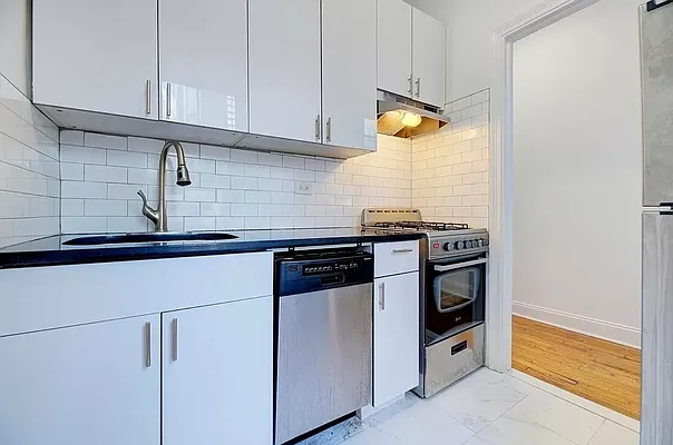 Rented by REAL New York | media 19