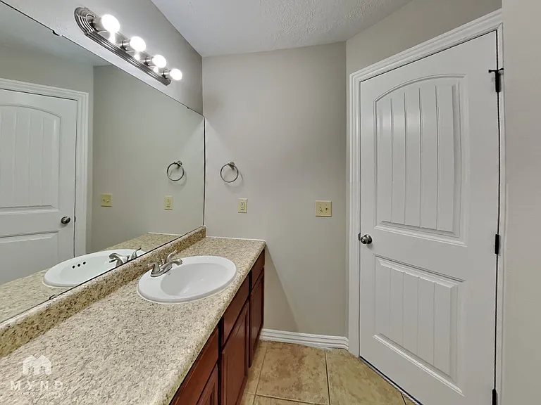 111 N Peach Brk — Photo 18