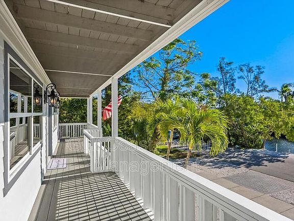 3rd image of 651 Avenida Del Norte