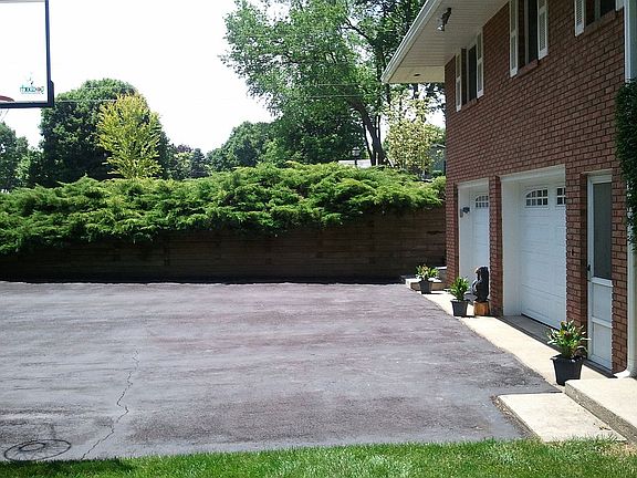 4th image of 6 Bruce Dr