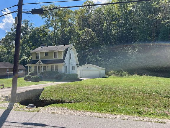 2nd image of 835 Woodward Dr