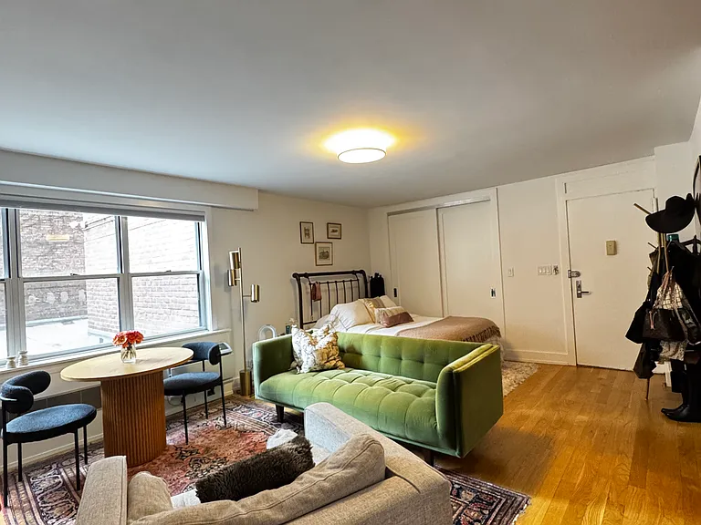 300 E 71st St #2D — Photo 4