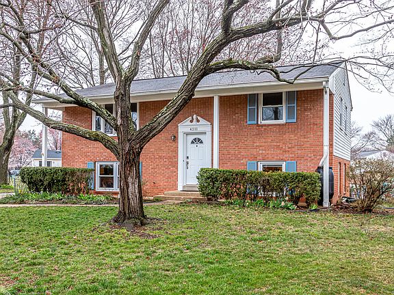 3rd image of 4211 Pennsboro Pl