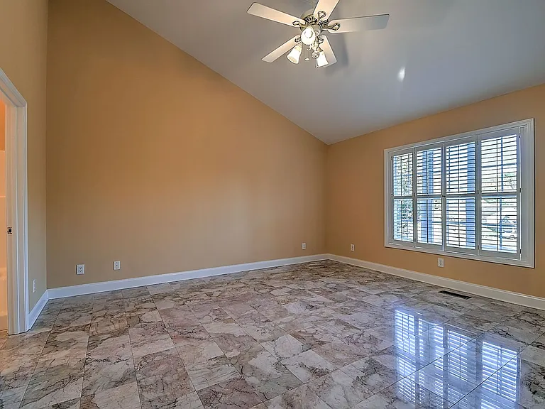 168 Old Mill Ct — Photo 8