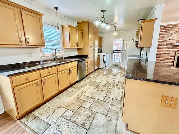 kitchen - backyard access