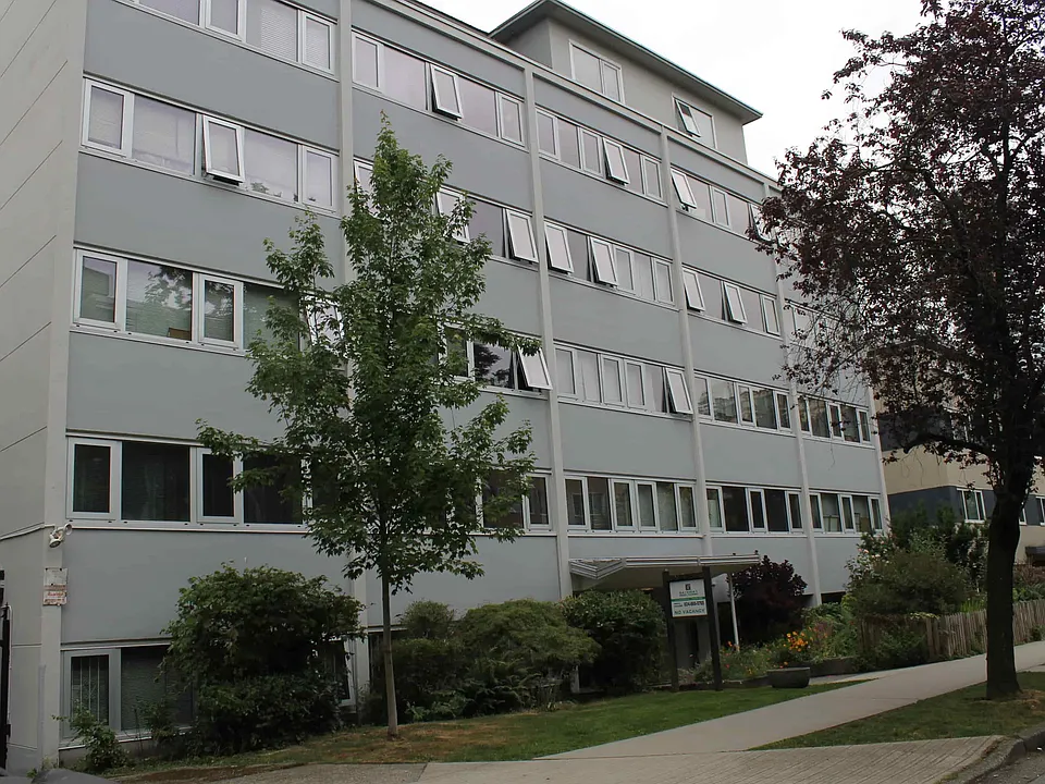 1235 Comox St #209