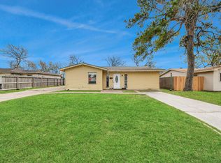 2909 Tarpey Ave, Texas City, TX 77590
