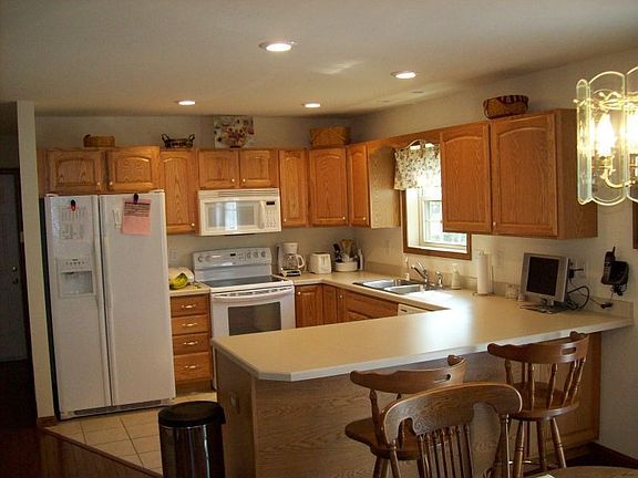 4th image of 33990 Hiawatha Blvd